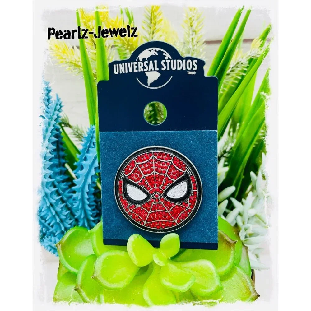 Universal Studios Spider Man Face Collectable Trading Pin NEW